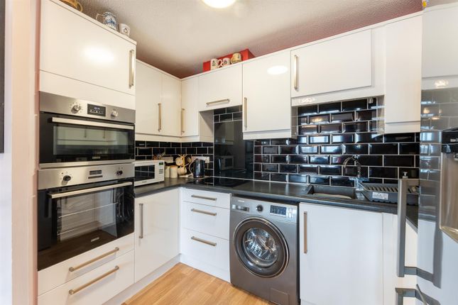 Flat 42, Birnbeck Court, Carlton Street, Weston-Super-Mare photo 4