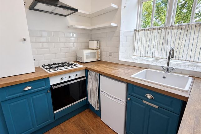 Newton Hall Drive, Chester photo 2