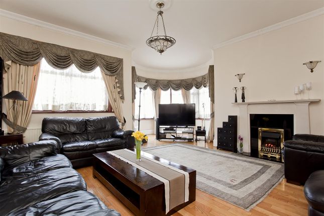 Property for sale in Old Park Ridings, London