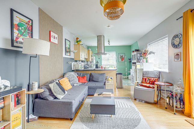 Flat FLAT 4, THE GABLES, 27, Northville Drive, Westcliff-on-sea photo 2