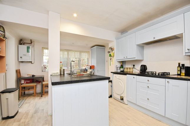 12, Augustus Close, HAVERHILL photo 3