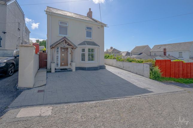 Thumbnail Detached house for sale in Llynfa Road, Penclawdd, Swansea