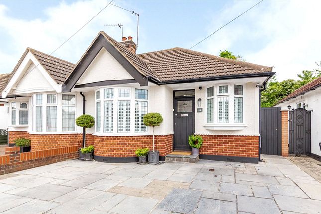 Thumbnail Bungalow to rent in Howard Road, Upminster, Essex