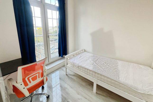 9, Pontes Avenue, Hounslow photo 5