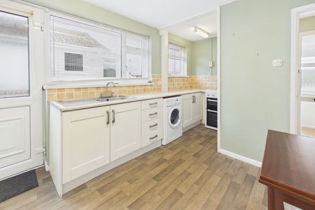 27 Reens Crescent, Heamoor, Penzance photo 3