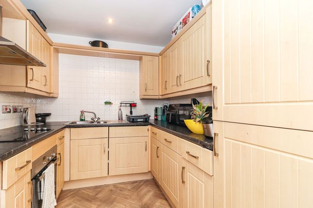 Flat 18, Rockwell Court The Gateway, Watford photo 4