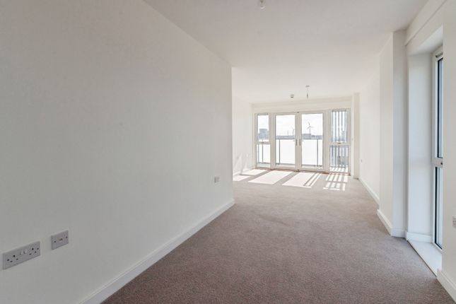 Flat 20, Greengage Court,, Broadis Way, Rainham photo 4