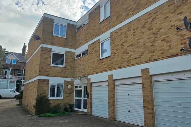 Flat 4, Dresden Court, Westgate-on-Sea photo 2