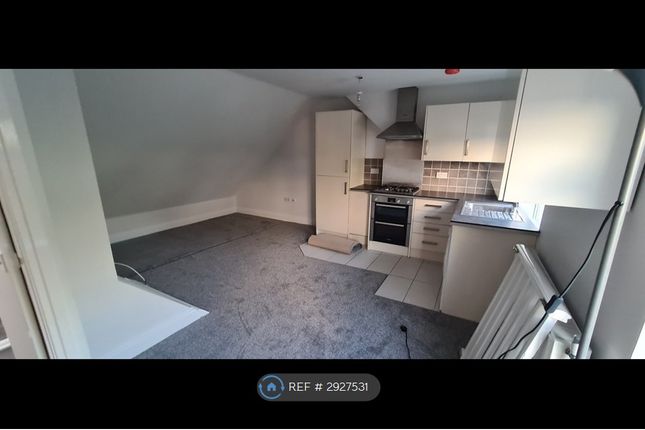 A Ryefield Avenue, Uxbridge photo 2