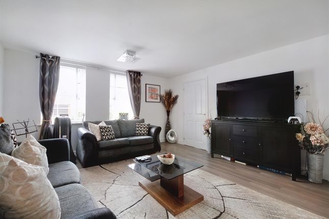6, Saxton Avenue, Nottingham photo 2