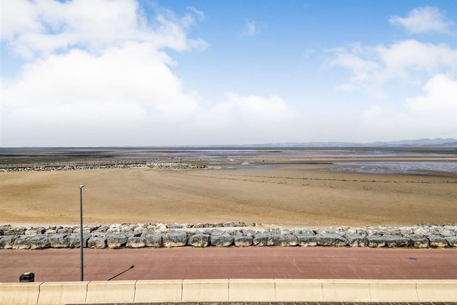 Flat 3 80 Sandylands Promenade, Morecambe, Morecambe photo 4