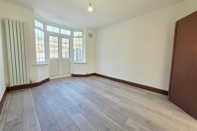 9, Cavendish Avenue, Harrow photo 2