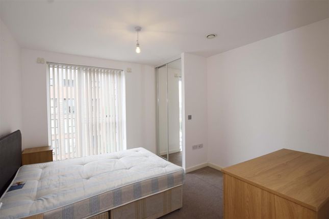 25, Smith House, Matthews Close, Middlesex photo 3