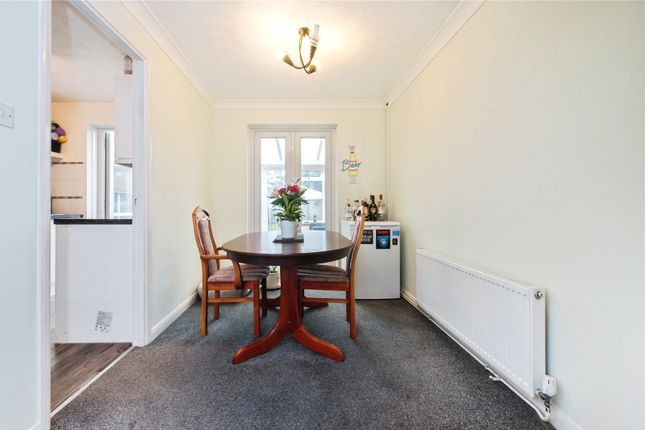62, Torridge Gardens, Southampton photo 3