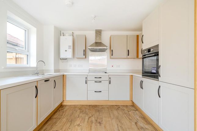 6 Crane Avenue, Abbey Fields, Abingdon photo 4