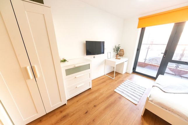 Flat to rent in The Edge, 2 Seymour St, Liverpool