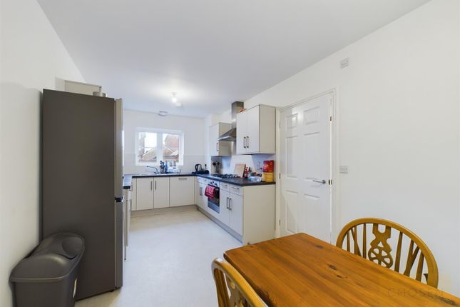 24, Millstone Way, Gloucester photo 4
