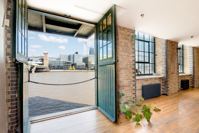 Thumbnail Flat for sale in Clink Street, London