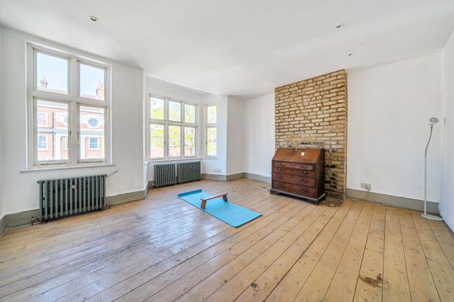 48, Aycliffe Road, London photo 4