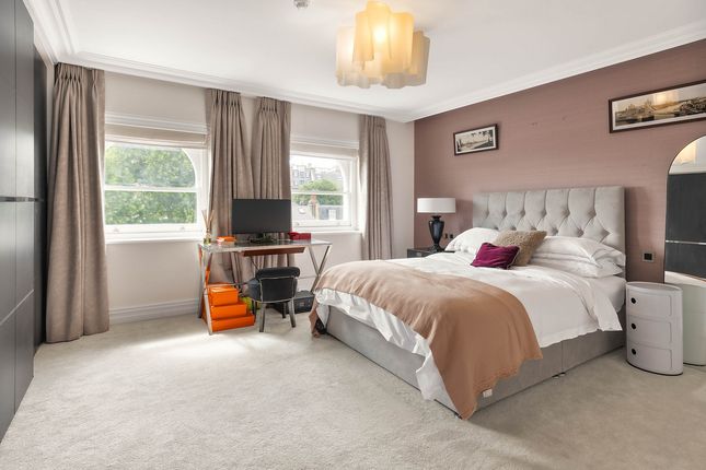 Flat Flat 8, 4, Queen's Gate, London photo 4