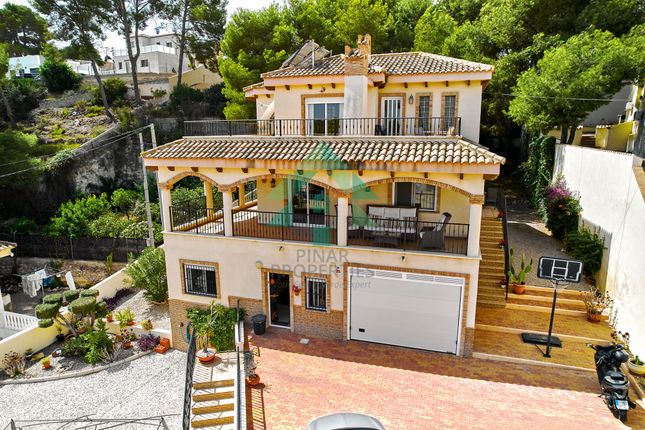 Villa for sale in Calle Tejo 6B, Pinar De Campoverde, Alicante, Valencia, Spain