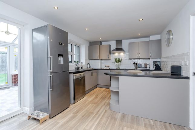 4, Dun Cow Drive, Spalding photo 4