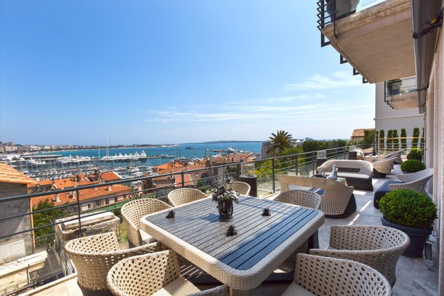 Villa for sale in Cannes, Alpes Maritimes, Cote D'azur, France