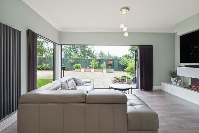 43 Rutherford Drive, Lenzie, Glasgow photo 3
