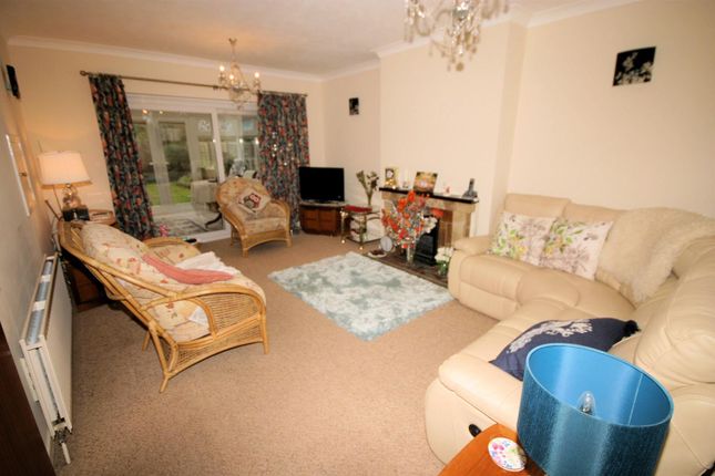 3 Bed Detached Bungalow For In Abigail Close Luton Lu3 Zoopla 3 Bed Detached Bungalow For In