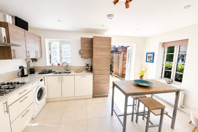 1 Homelands, North Street, Windsor photo 3
