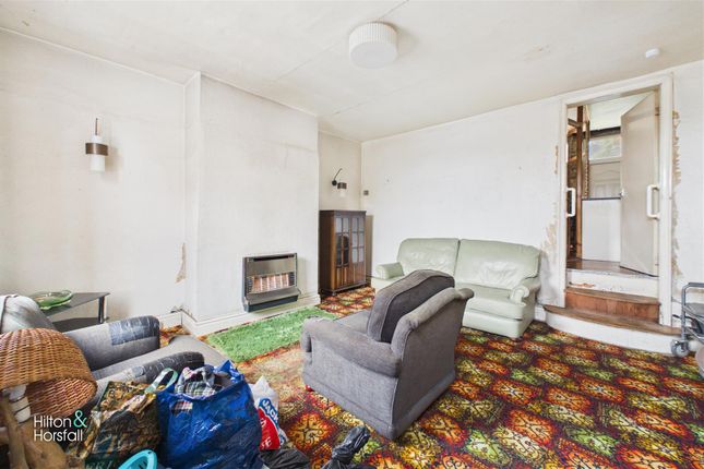 17, Peter Street, Barrowford photo 2