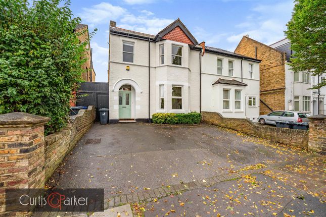 Flat for sale in Argyle Road, Ealing, London