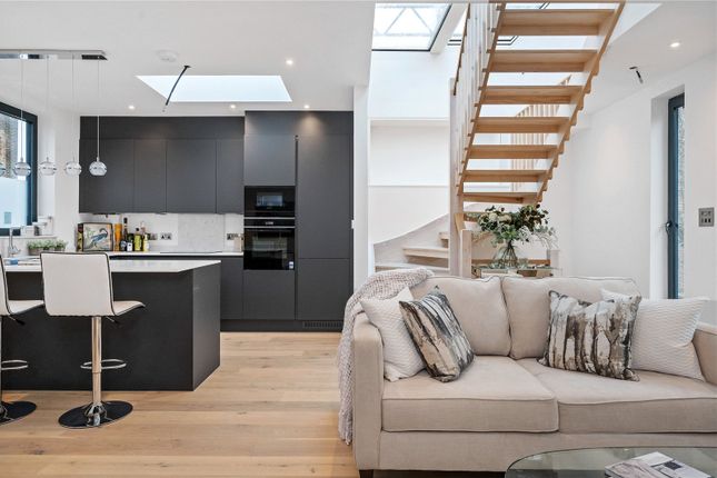 Terraced house for sale in Georges Road, Islington, London