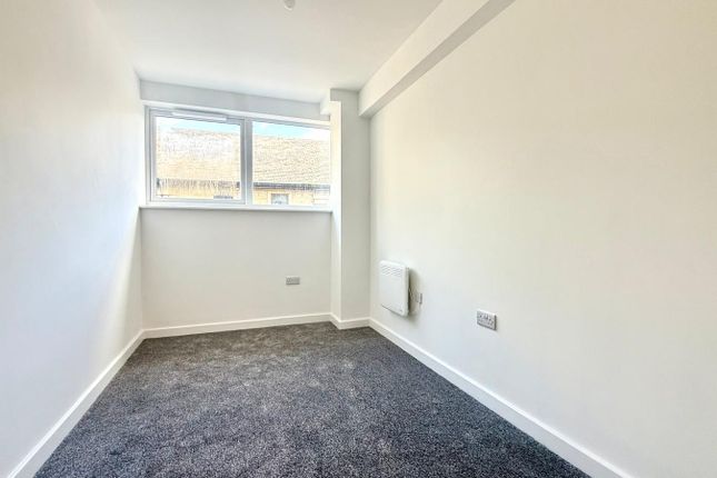 Flat 4, Church Street, Dewsbury photo 2