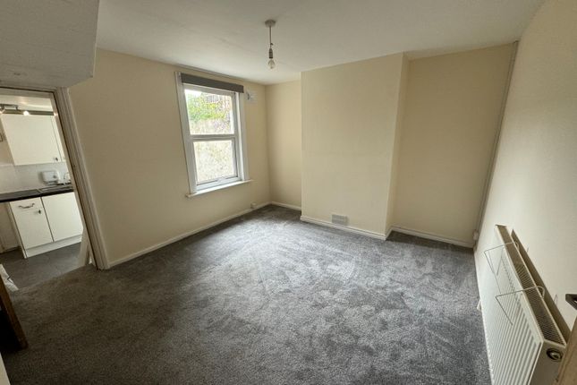 Thumbnail Flat to rent in Thanet Road, Margate