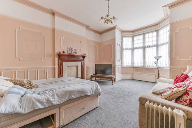 St Helens Crescent, Norbury photo 3
