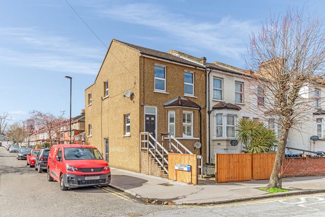 Maisonette for sale in Dartnell Road, Addiscombe, Croydon