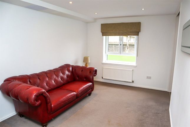 Flat 2, 6, Arneil Place, Midlothian photo 3