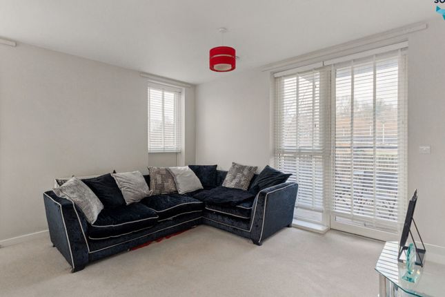 Station Approach Road, Coulsdon, Surrey, London photo 4
