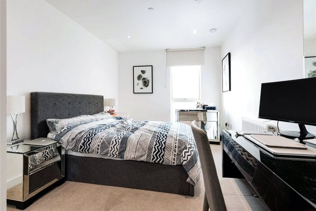 Flat for sale in Discovery Tower, Canning Town