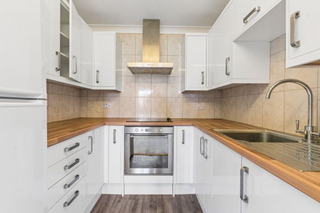 Flat 29, Maples Court, HITCHIN photo 2