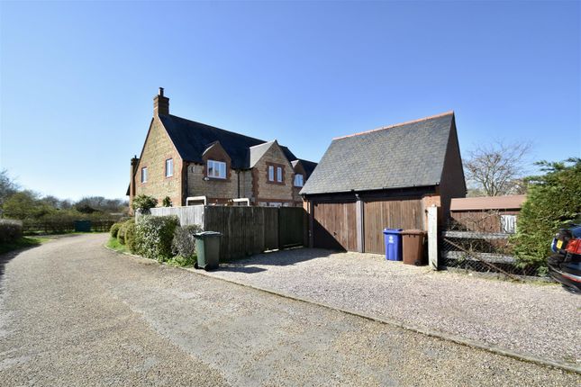Reffham House, 5 Park Farm Close, Ambrosden photo 4