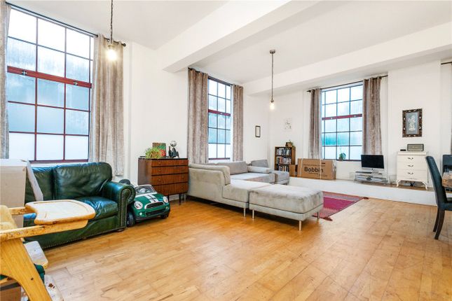 Flat for sale in Clarence Place, London