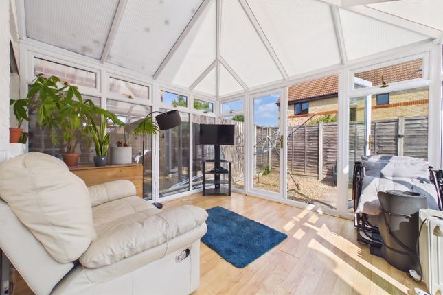 25, Verey Close, Reading photo 4