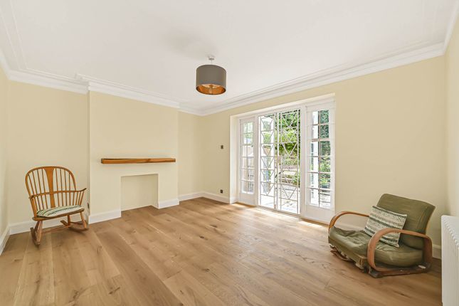 38 Edmonscote, Cleveland Road, London photo 4