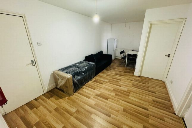 Thumbnail Flat to rent in High Road, Leytonstone