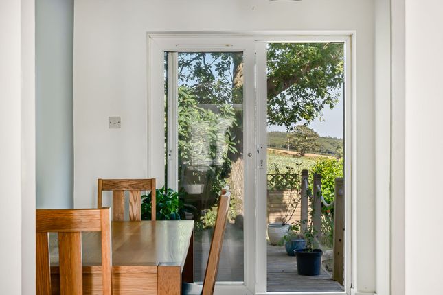 8 Greenbank Close, Truro photo 3