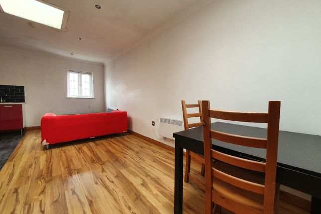 Rolland Reynolds House, Cardiff photo 4