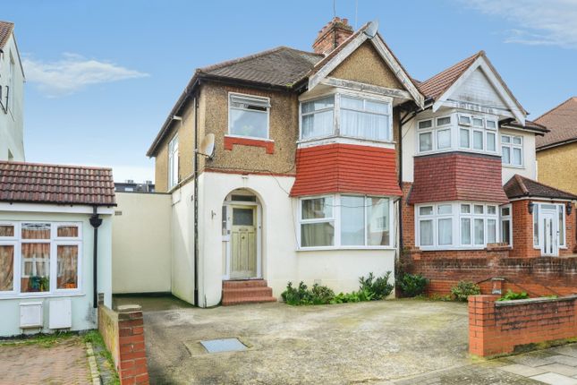 2-bed flat on 101a, Vancouver Road, Edgware, £400,000