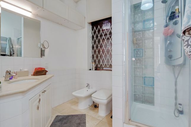 Flat 23, Evelyn Mansions, Carlisle Place, LONDON photo 4